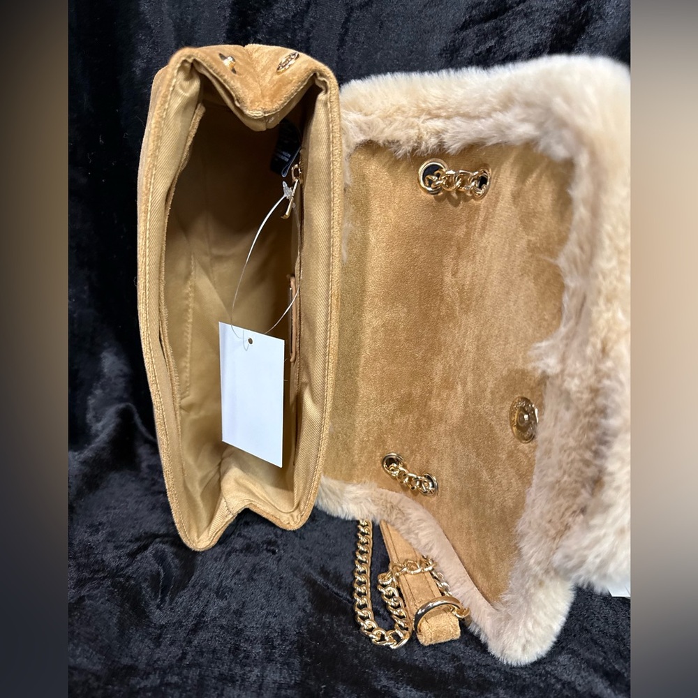 NWT URBAN EXPRESSION FAUX SUEDE WITH FAUX SHERPA TRIM AND GOLD CHAIN🌸 - Picture 3 of 4